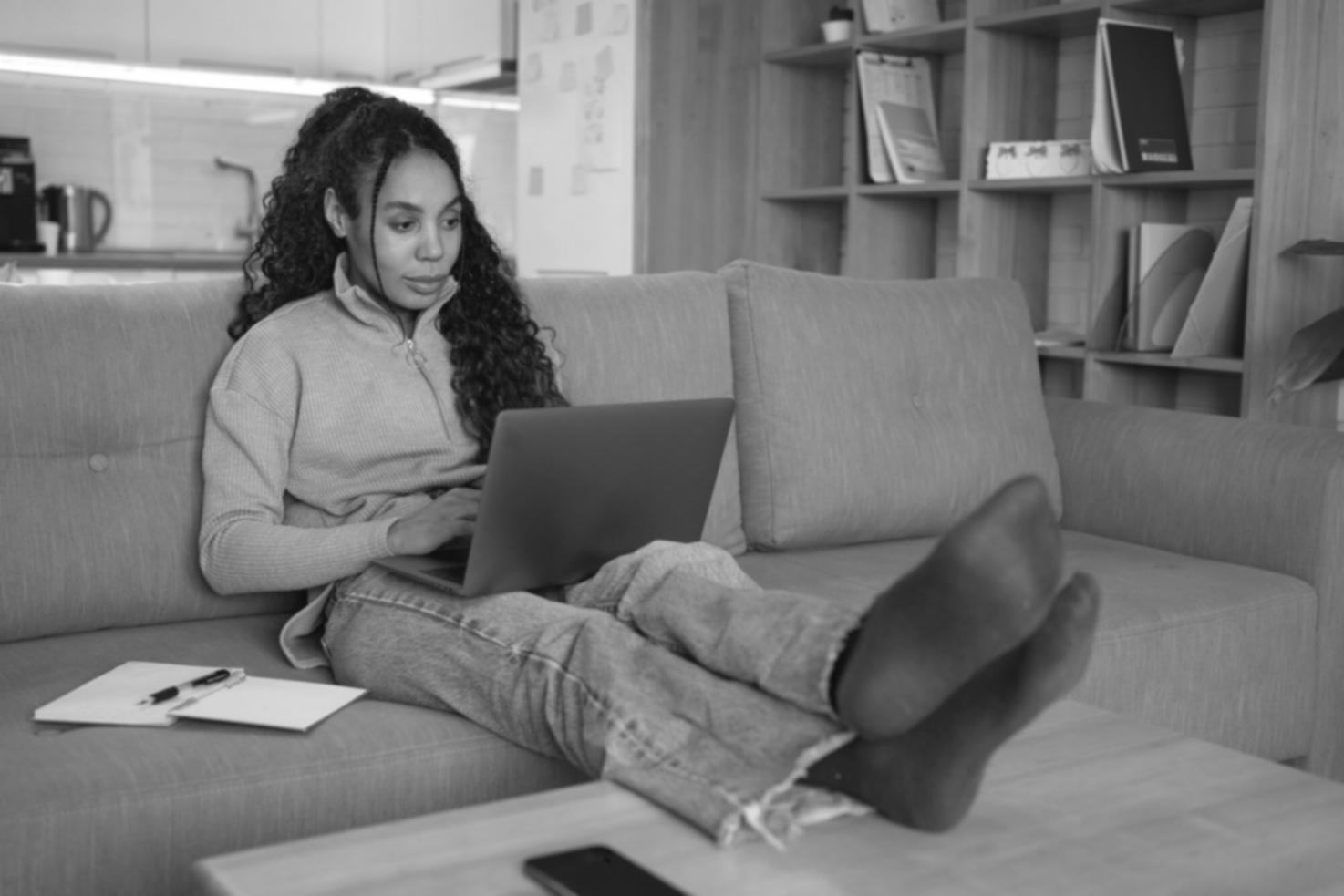 Analyse financière sur tablette moderne